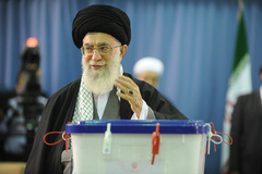 حضور مقام معظم رهبری در پای صندوق دومین مرحله از نهمین دوره انتخابات مجلس شورای اسلامی